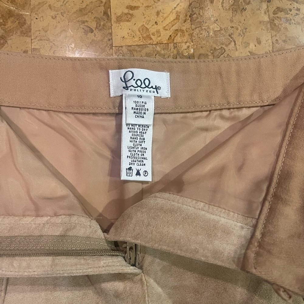 Lilly Pulitzer 100% suede skirt, pleat front & back, front pockets, lined NWT - Picture 5 of 6
